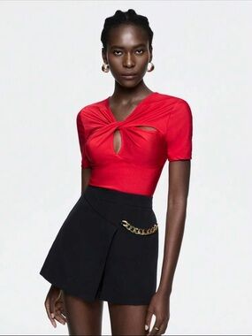SHEIN Red Twist Front Cutout Short Sleeve Top